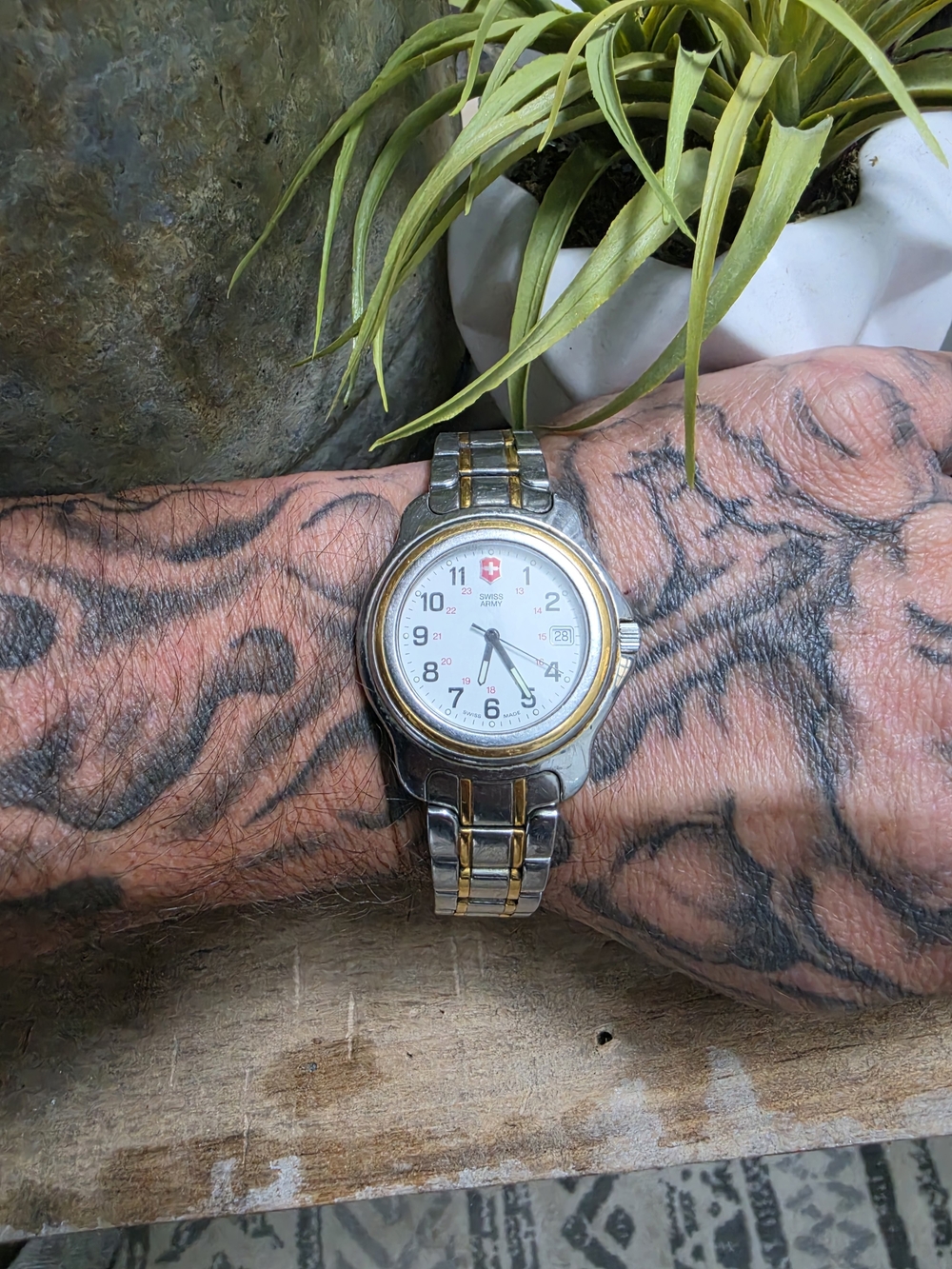 Victorinox Swiss Army V22050 Quartz Watch Date Two Tone Untested AS-IS